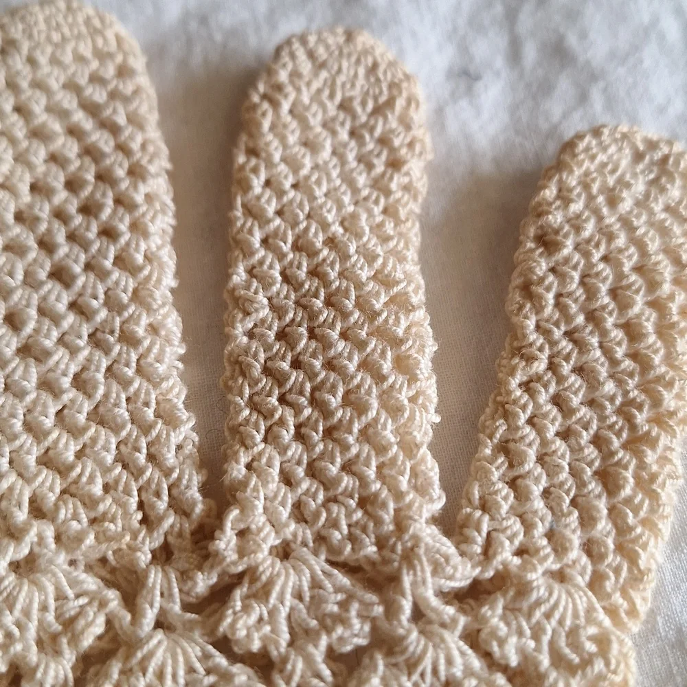 60's Vintage Crochet Cream Gloves